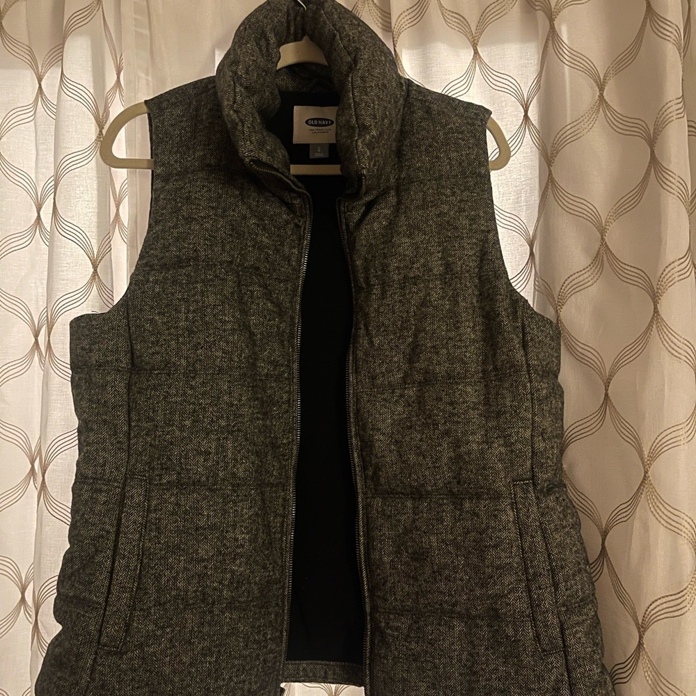 Old Navy Charcoal Puffer Vest